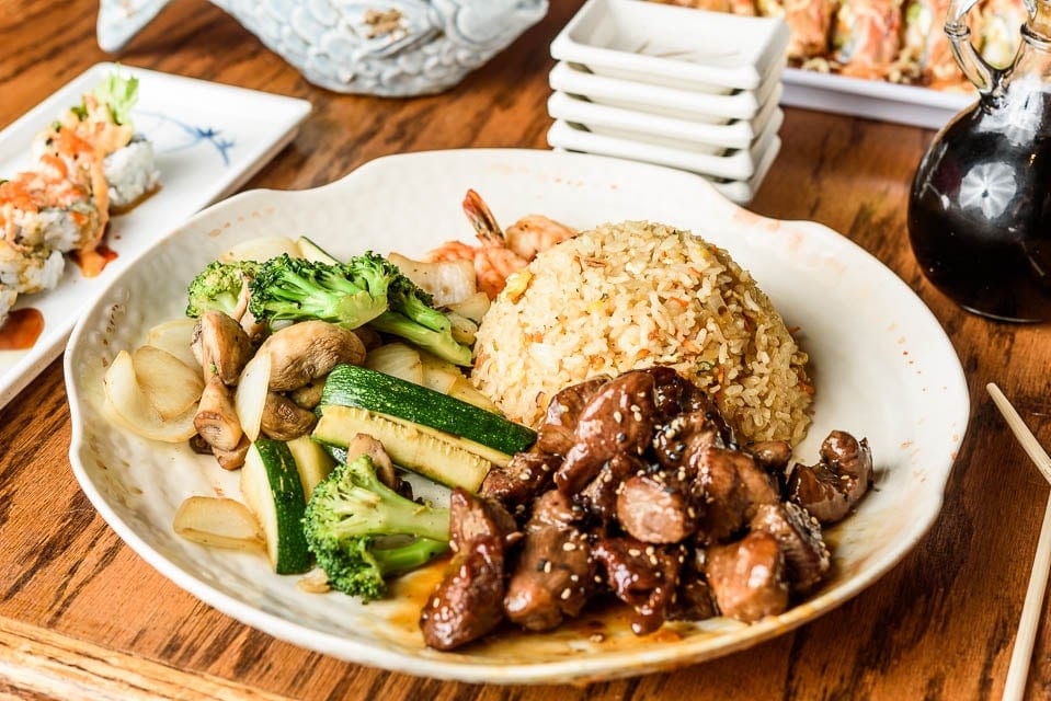 Teriyaki Steak Dinner Plate •.