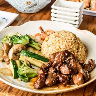 Teriyaki Steak Dinner Plate •