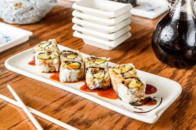 Eel Roll •.