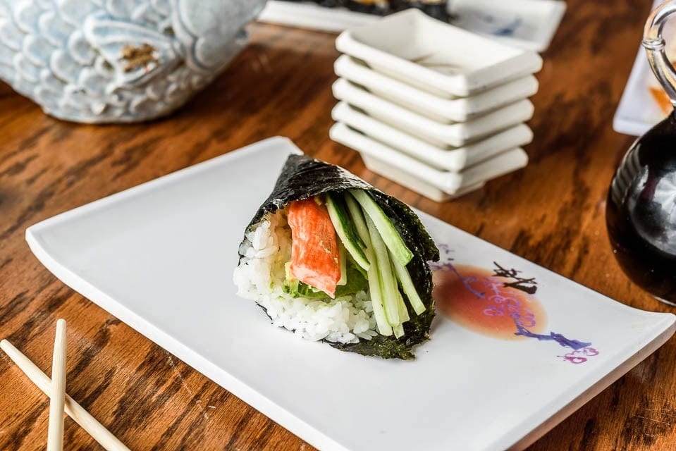 California Handroll •.