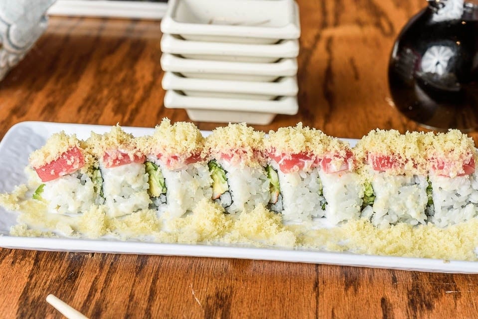 Tuna Crunch Roll •.