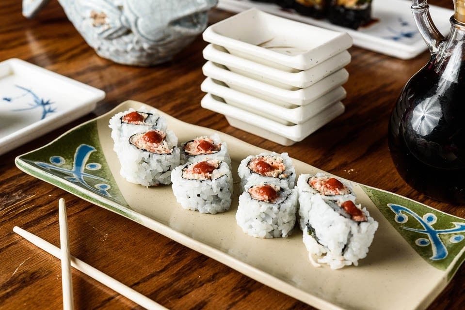 Spicy Crab Roll •.