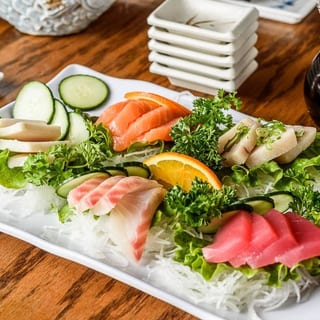 Sashimi Deluxe •