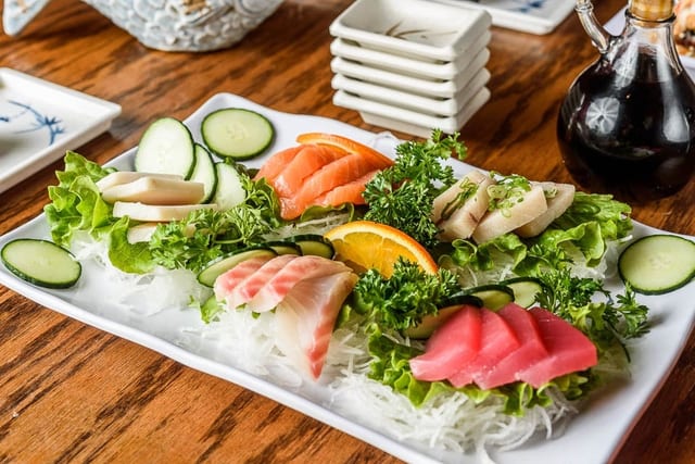 Sashimi Deluxe •.