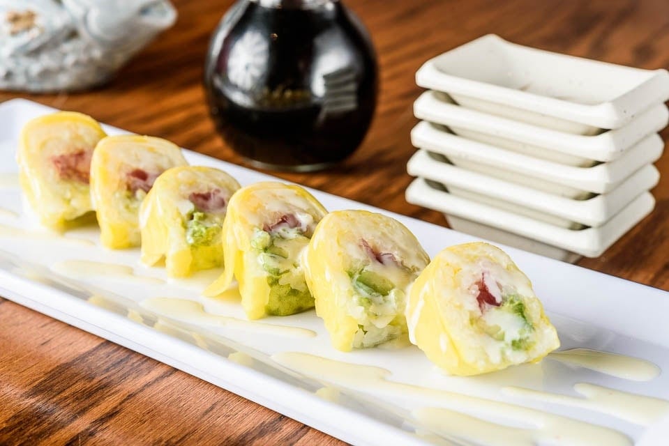 Mango Tuna Roll •.