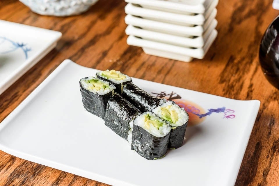 Avocado Roll •.