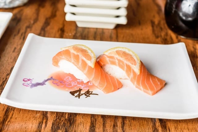 Salmon •.
