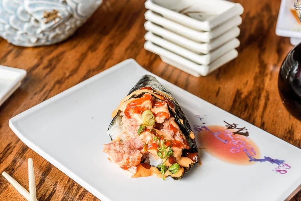 Spicy Tuna Handroll •.
