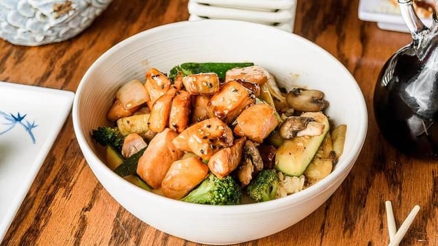 Salmon Bowl DINNER •.